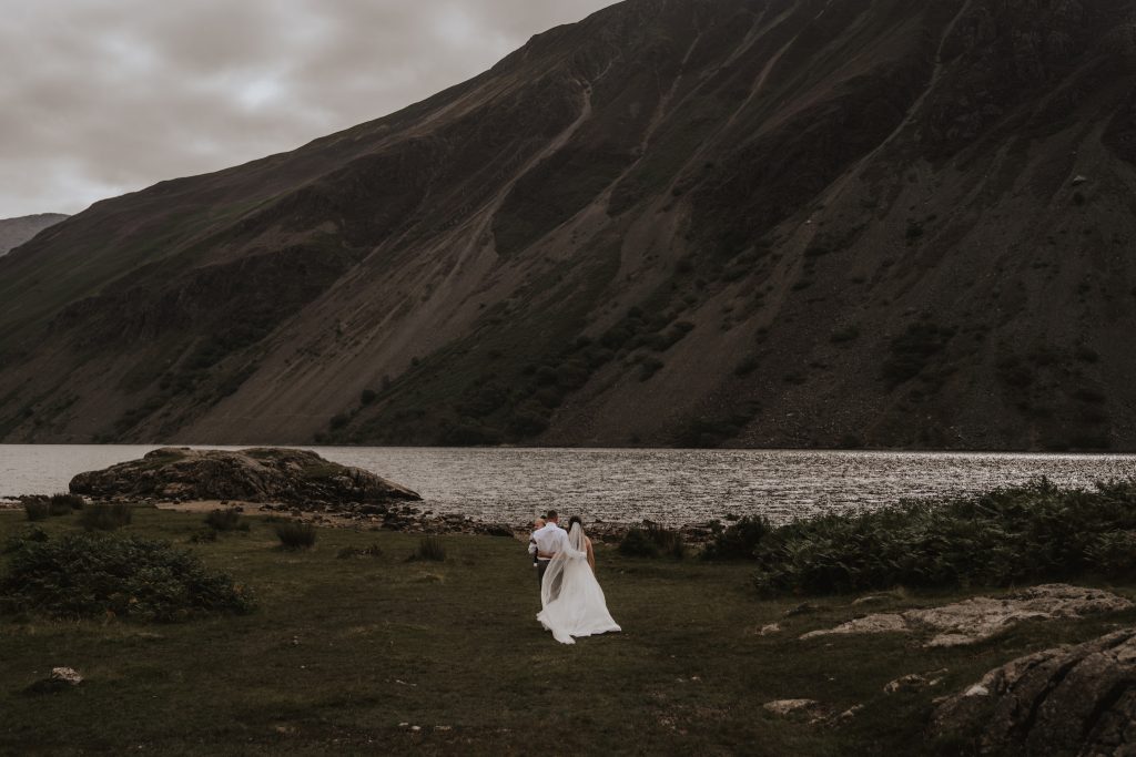 Elopement photography in Wastwater, The Lake District.