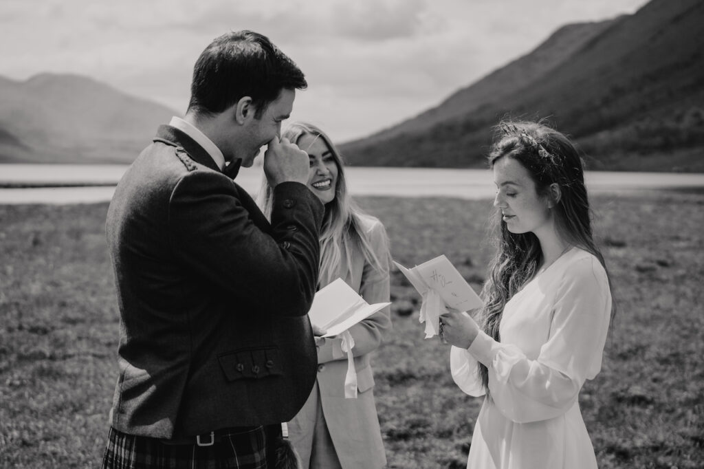 Scotland elopement photographer capturing a Glencoe elopement