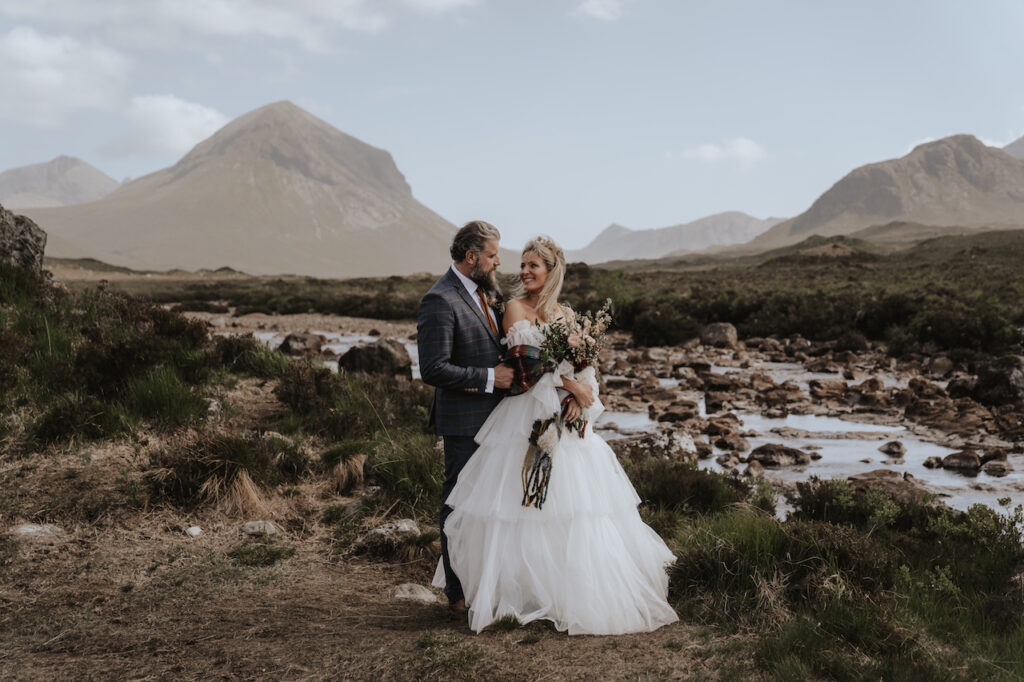 Scotland elopement photographer capturing a couple eloping on the Isle of Skye