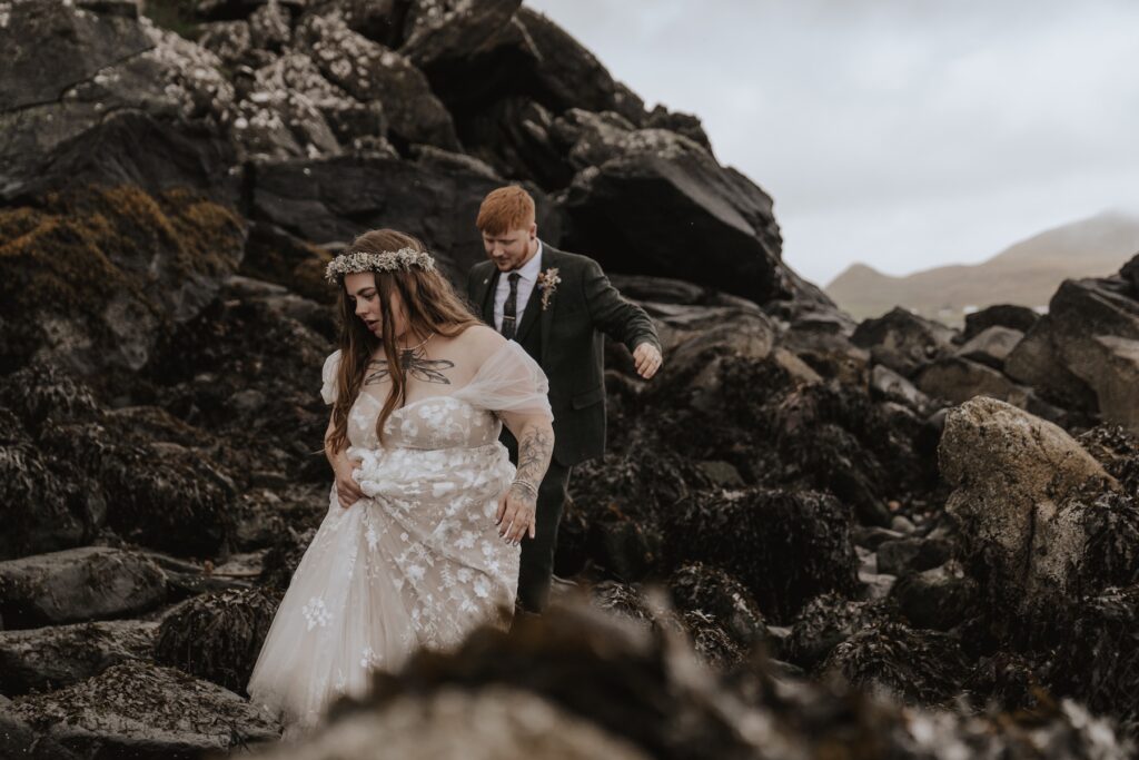 Scotland elopement photographer capturing a couple eloping on the Isle of Skye