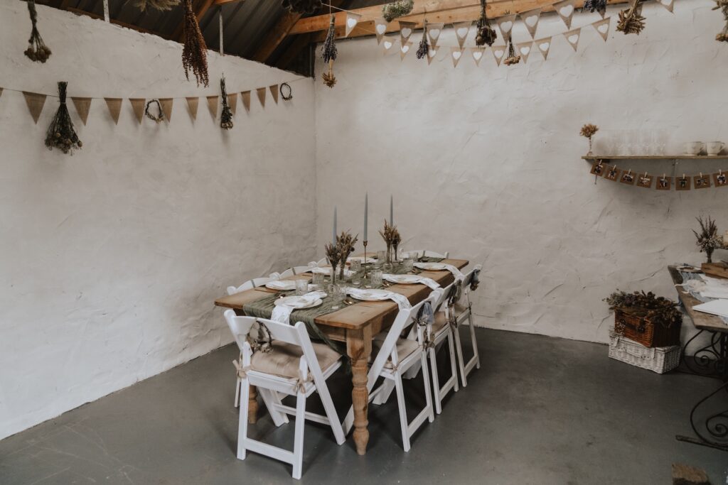 The elopement set up for the picnic during the day in Scotland