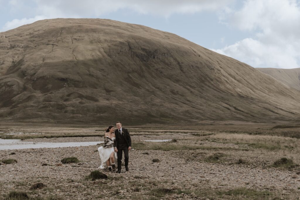 Scotland elopement photographer capturing couples portraits