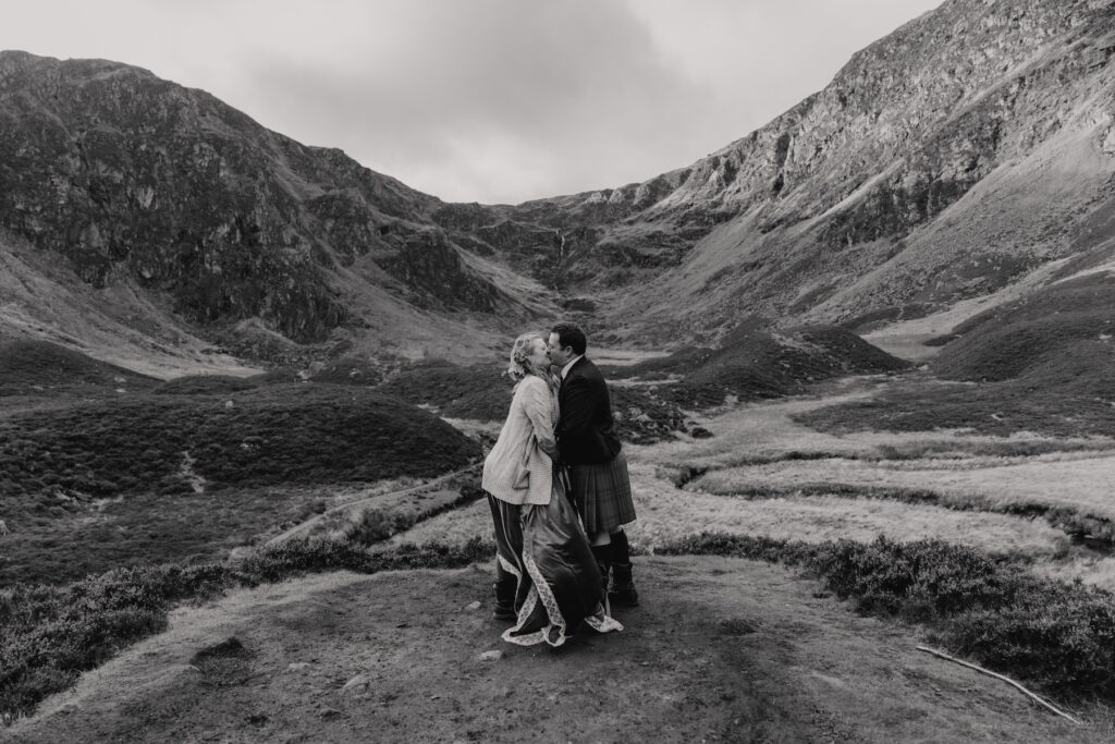 Scotland elopement photographer capturing an elopement ceremony in the cairngorms