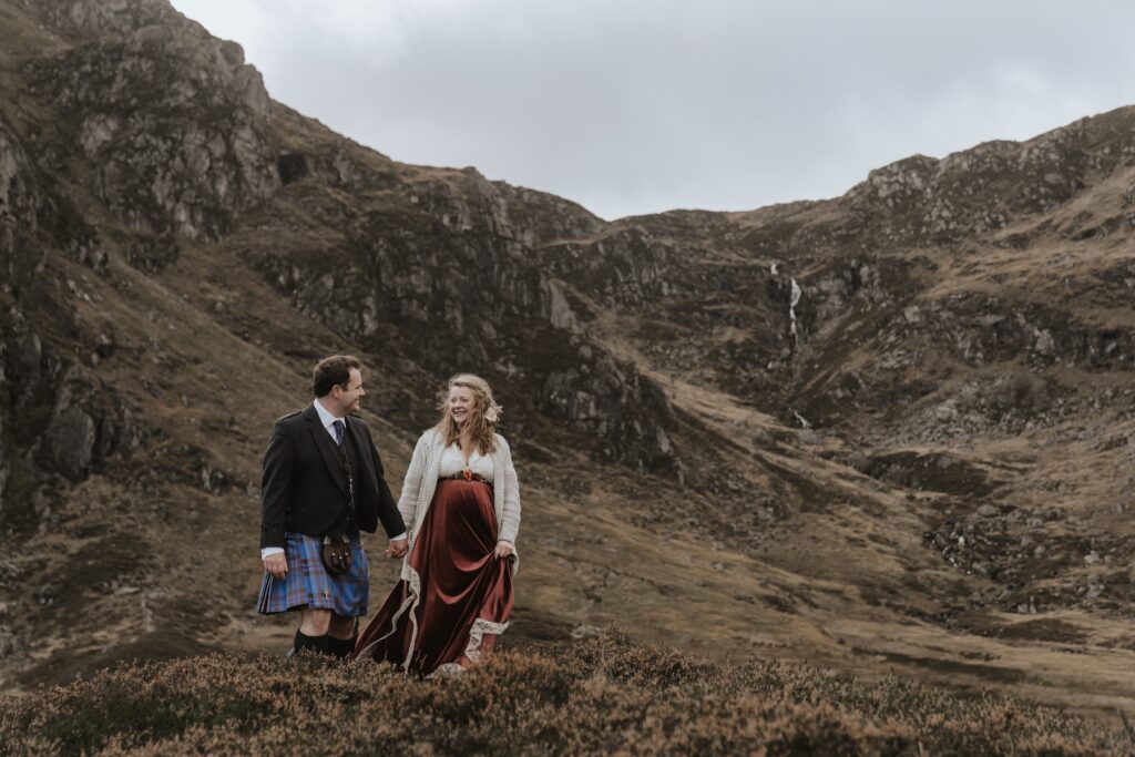 Scotland elopement photographer capturing a couple in the cairngorms