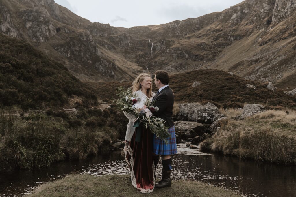 Scotland elopement photographer capturing a couple eloping in the cairngorms in November
