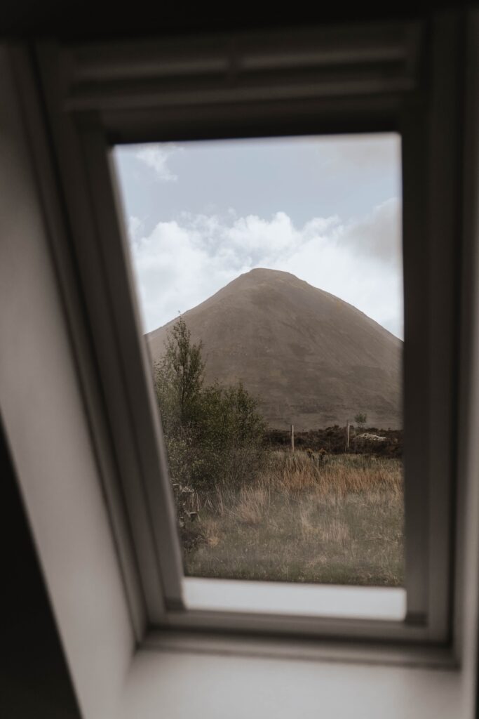 Cosy cabin overlooking the Black Cuillin mountains on the Isle of Skye