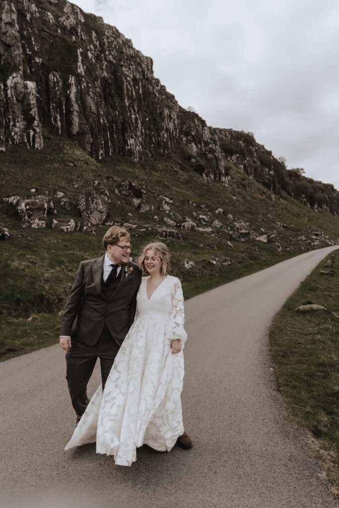 A couple on an adventitious elopement on the Isle of Skye